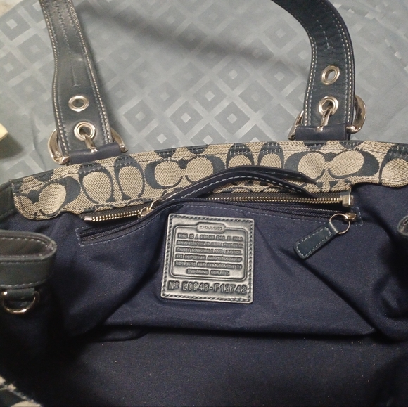 Purse - Picture 4 of 6